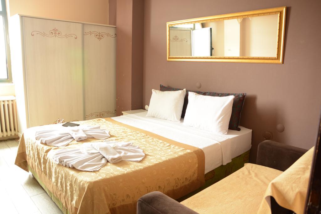 Esra Sultan Petrol Hotel Истанбул Екстериор снимка